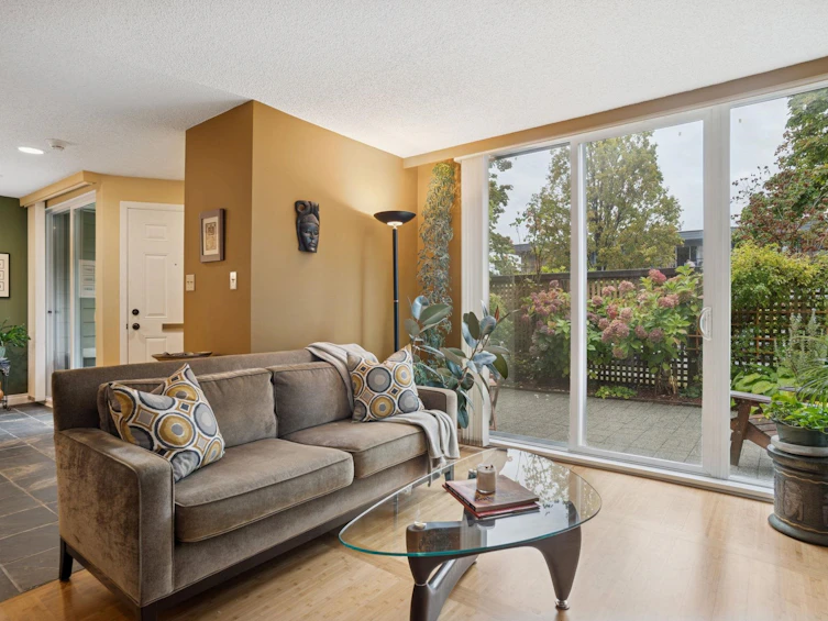 3917 Pender Street, Burnaby, BC, V5C 2L7 - 3