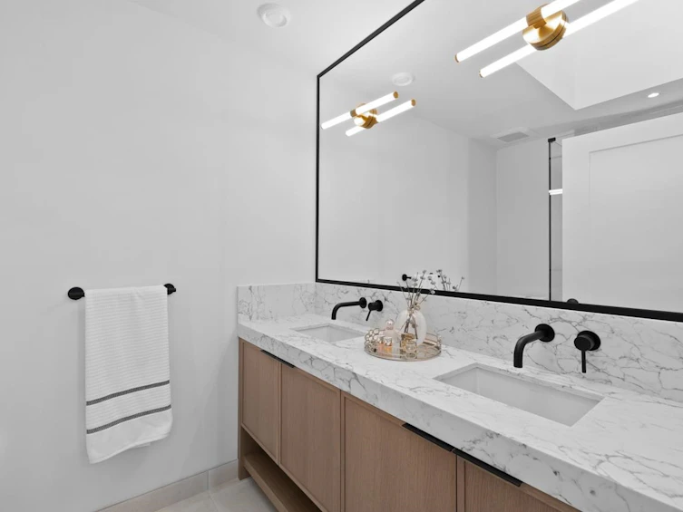 2505 W 37th Avenue, Vancouver, BC, V6N 2T3 - 19