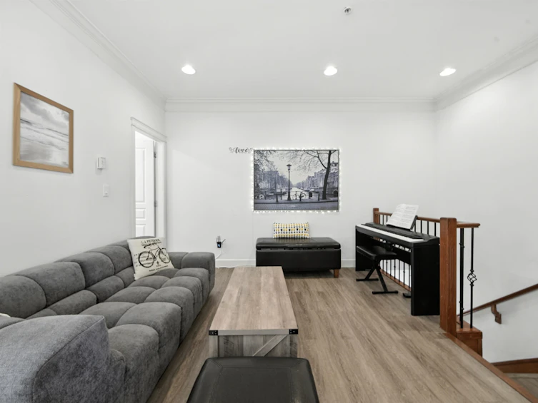 1430 E 8th Avenue, Vancouver, BC, V5N 1T4