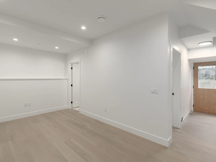 1081 Semlin Drive, Vancouver, BC, V5L 2N6 - 16