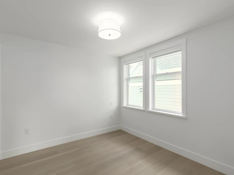1081 Semlin Drive, Vancouver, BC, V5L 2N6 - 13