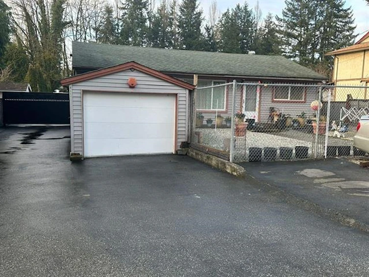 9117 149 Street, Surrey, BC, V3R 3Z5