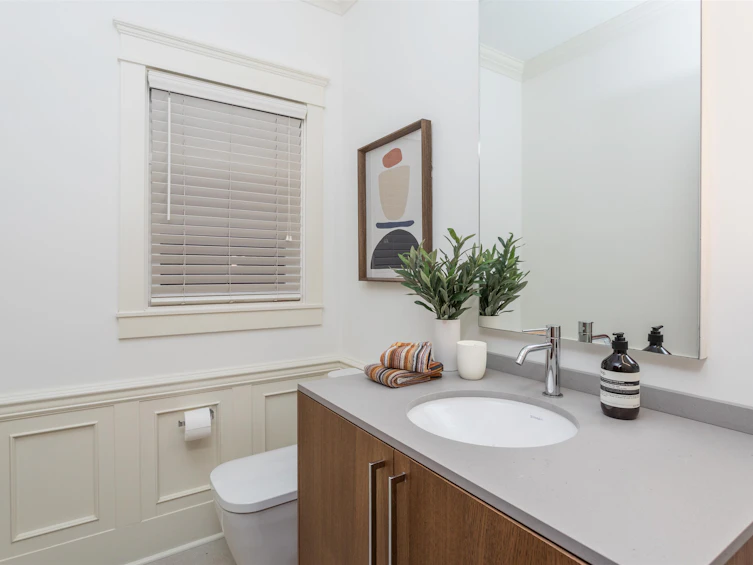 3242 W 3rd Avenue, Vancouver, BC, V6K 1N4 - 19