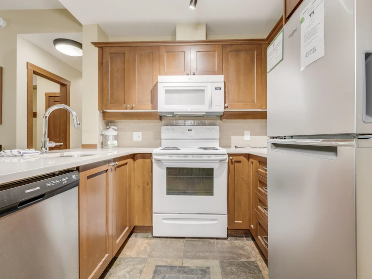 104G2-4653 Blackcomb Way, Whistler, BC, V8E 0Y9 - 11