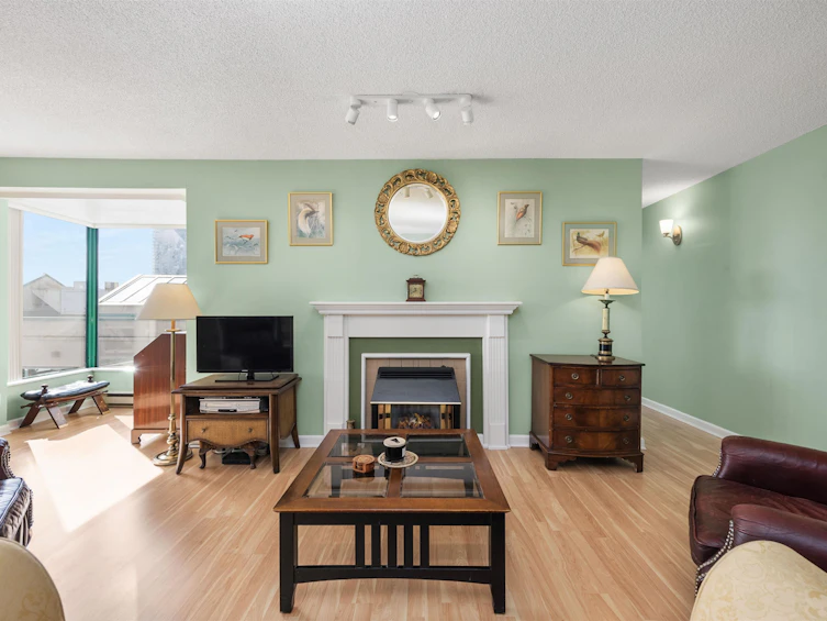 202-410 Carnarvon Street, New Westminster, BC, V3L 5N9 - 2