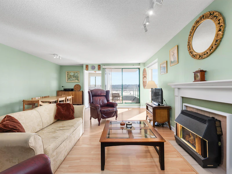 202 - 410 Carnarvon Street, New Westminster BC V3L 5N9