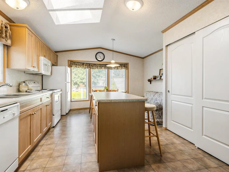 27-46484 Chilliwack Lake Road, Chilliwack, BC, V2R 3R7 - 12