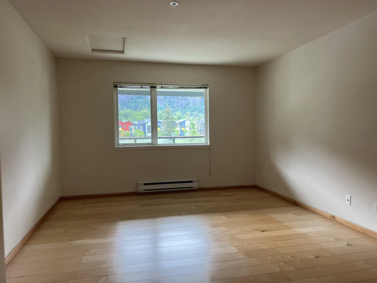 305-1468 Pemberton Avenue, Squamish, BC, V8B 0K2 - 14