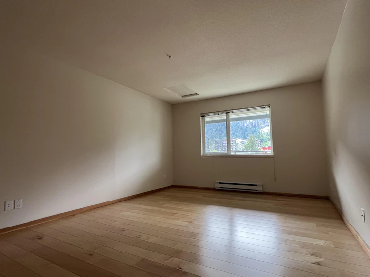 305-1468 Pemberton Avenue, Squamish, BC, V8B 0K2 - 15