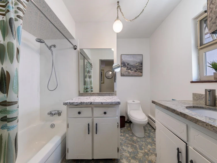 2472 E 12th Avenue, Vancouver, BC, V5M 2C2 - 9