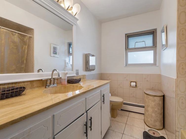 2472 E 12th Avenue, Vancouver, BC, V5M 2C2 - 7