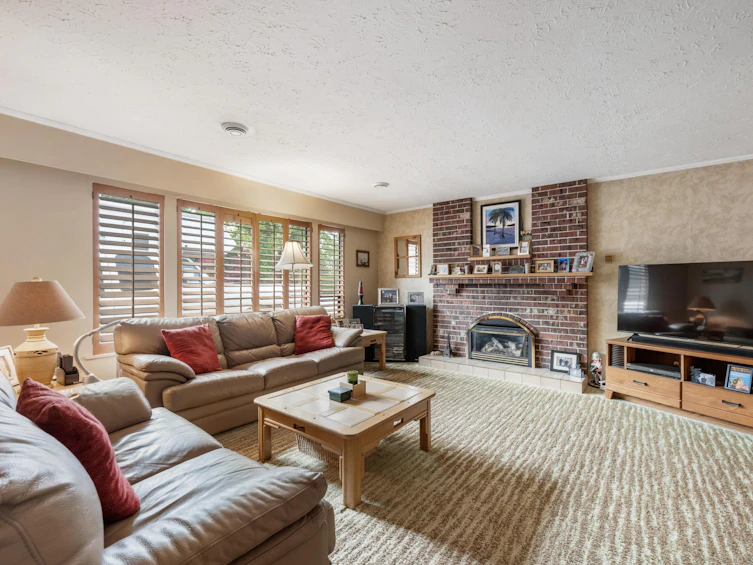 5100 208 Street, Langley, BC, V3A 2J5 - 5