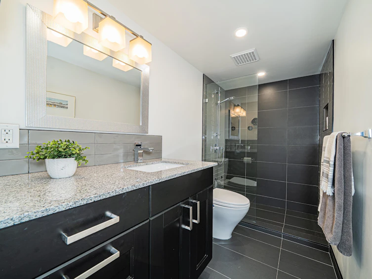 413-1385 Draycott Road, North Vancouver, BC, V7J 3K9 - 23
