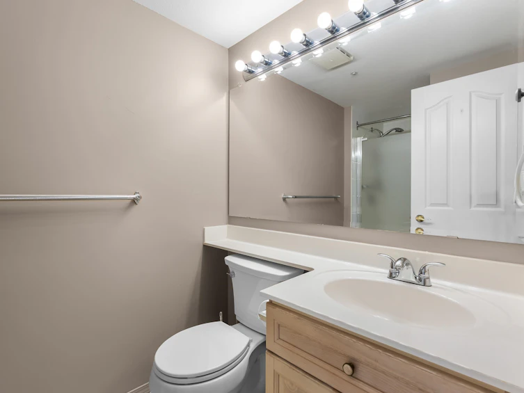 704-3190 Gladwin Road, Abbotsford, BC, V2T 5T2 - 22