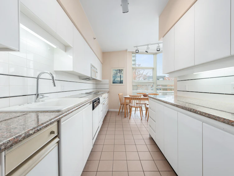 201-1788 W Georgia Street, Vancouver, BC, V6G 2V7 - 11
