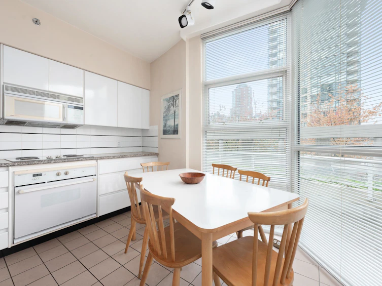 201-1788 W Georgia Street, Vancouver, BC, V6G 2V7 - 10