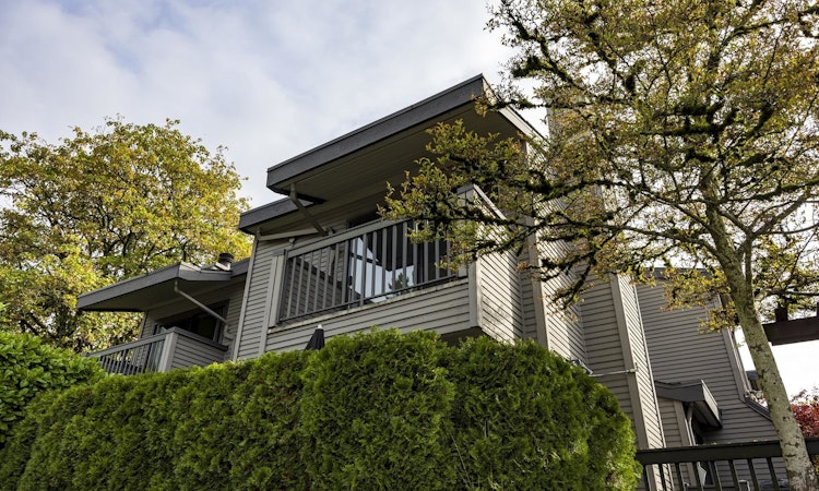 3132 Lonsdale Avenue