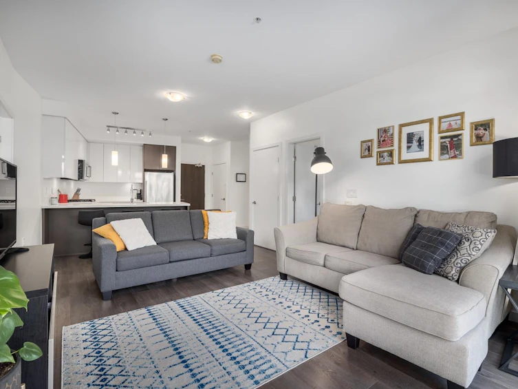 217-22 E Royal Avenue, New Westminster, BC, V3L 0H1 - 2