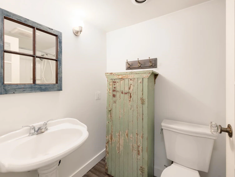 201-1515 E 5th Avenue, Vancouver, BC, V5N 1L6 - 5
