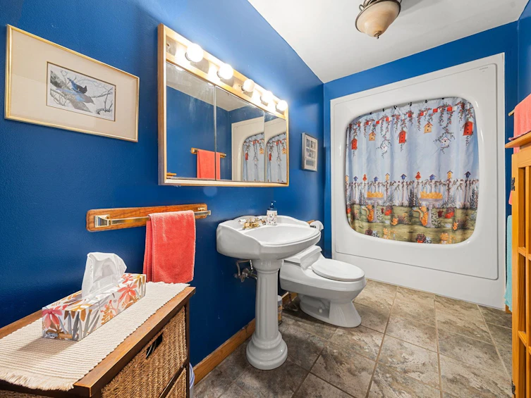 338 E Osborne Road, North Vancouver, BC, V7N 1M3 - 20