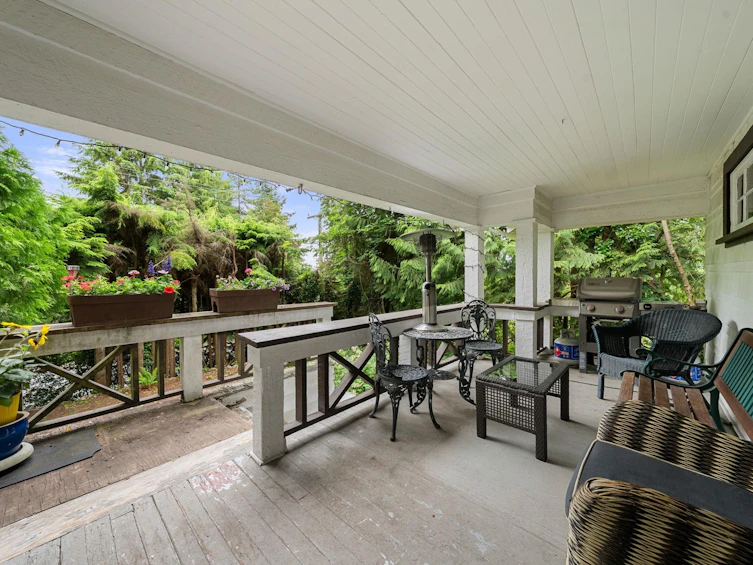 338 E Osborne Road, North Vancouver, BC, V7N 1M3 - 11