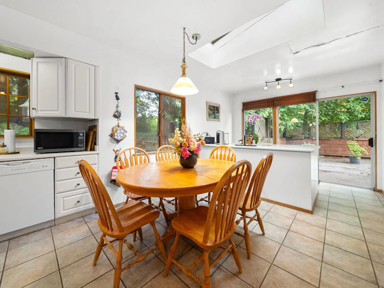 338 E Osborne Road, North Vancouver, BC, V7N 1M3 - 16