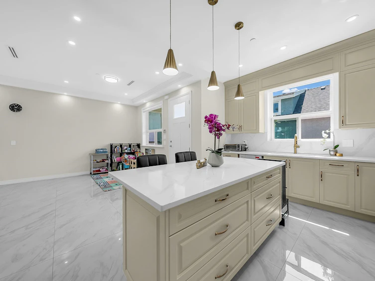 2936 E 2nd Avenue, Vancouver, BC, V5M 1E5 - 9