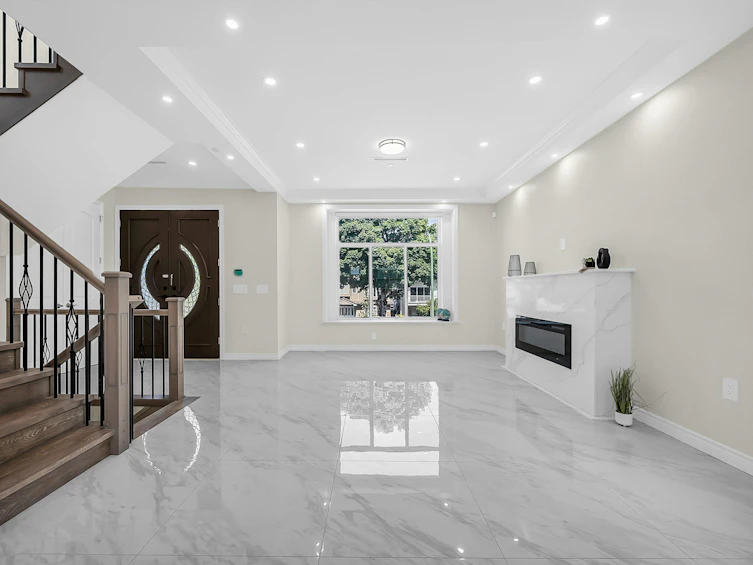 2936 E 2nd Avenue, Vancouver, BC, V5M 1E5 - 2