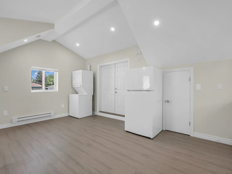 2936 E 2nd Avenue, Vancouver, BC, V5M 1E5 - 29