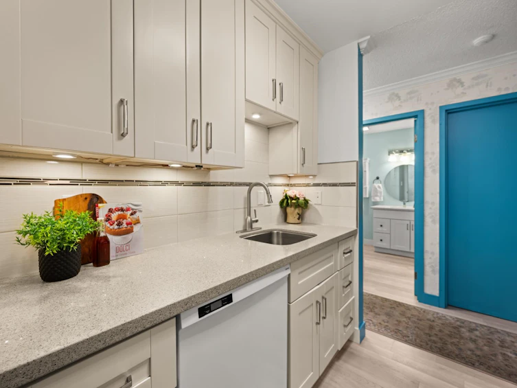 213-12890 17 Avenue, Surrey, BC, V4A 1T5 - 12