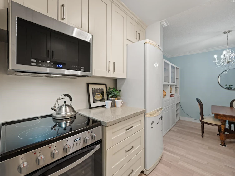 213-12890 17 Avenue, Surrey, BC, V4A 1T5 - 9