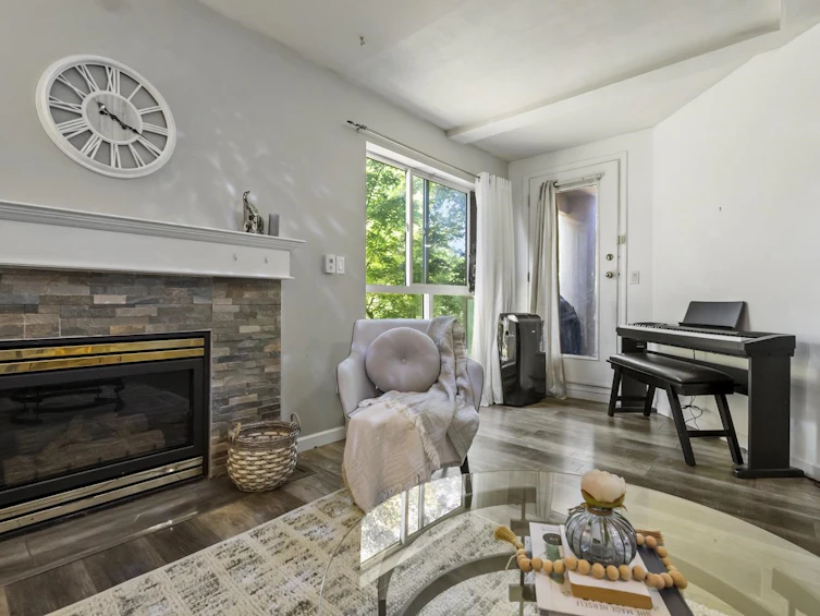 202-14980 101a Avenue, Surrey, BC, V3R 0T1 - 3
