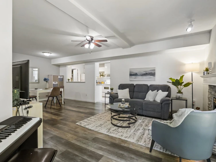 202-14980 101a Avenue, Surrey, BC, V3R 0T1 - 4