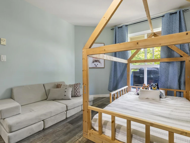 202-14980 101a Avenue, Surrey, BC, V3R 0T1 - 25