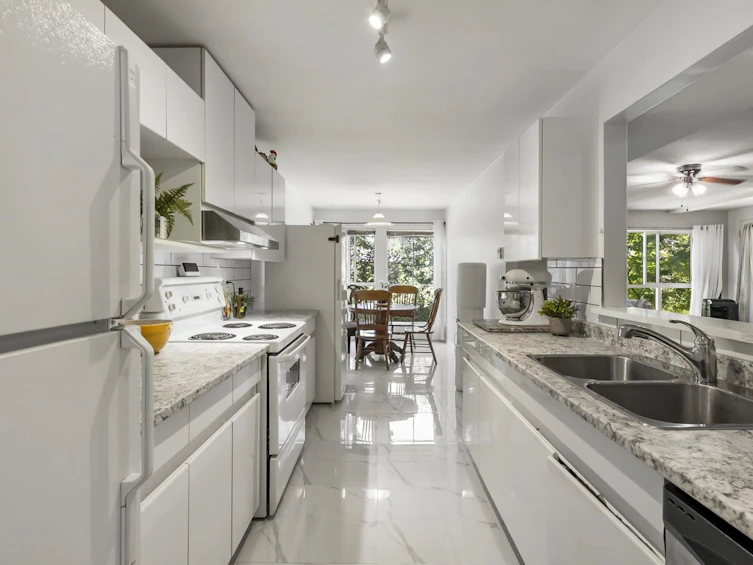 202-14980 101a Avenue, Surrey, BC, V3R 0T1 - 15