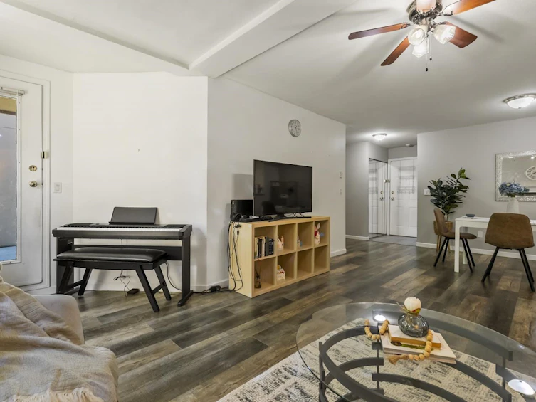 202-14980 101a Avenue, Surrey, BC, V3R 0T1 - 6