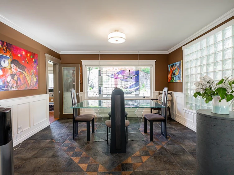 5823 Highfield Drive, Burnaby, BC, V5B 1E4 - 9