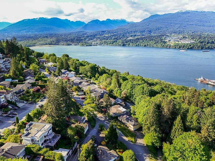5823 Highfield Drive, Burnaby, BC, V5B 1E4 - 34
