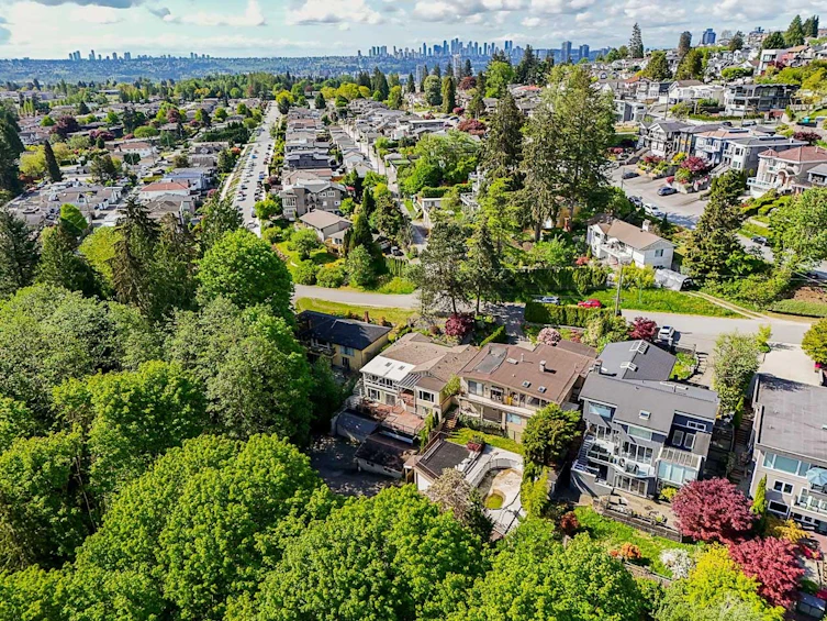 5823 Highfield Drive, Burnaby, BC, V5B 1E4 - 30
