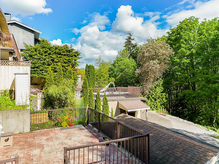5823 Highfield Drive, Burnaby, BC, V5B 1E4 - 27