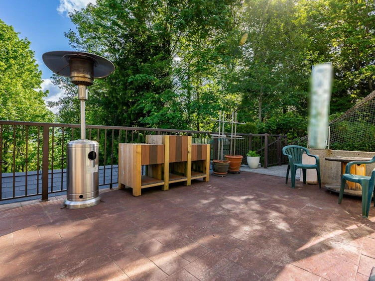5823 Highfield Drive, Burnaby, BC, V5B 1E4 - 21