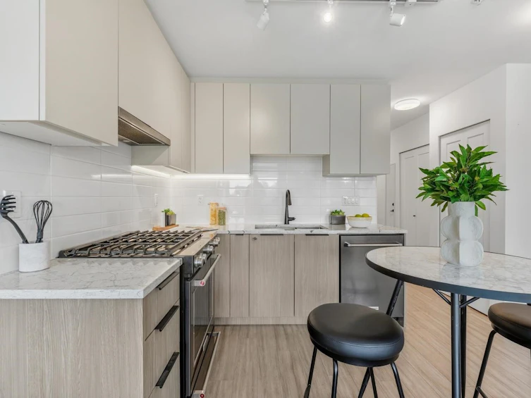 208-2408 Grant Street, Vancouver, BC, V5K 3G4 - 6