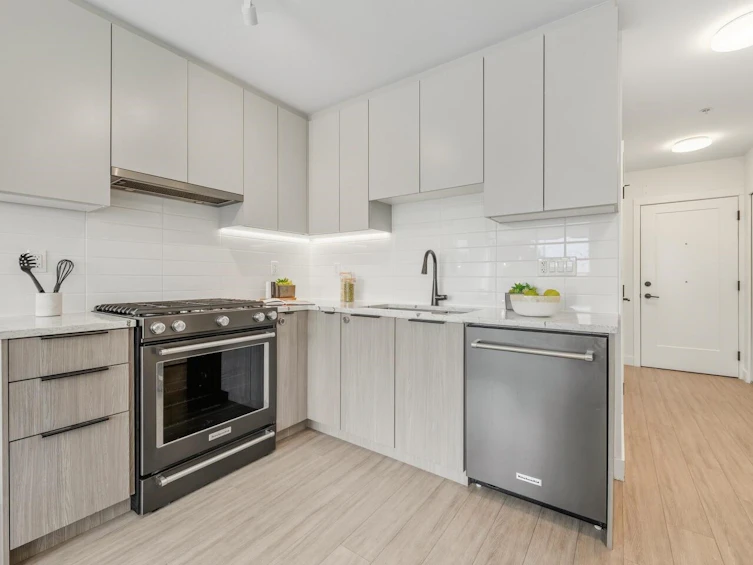 208-2408 Grant Street, Vancouver, BC, V5K 3G4 - 4