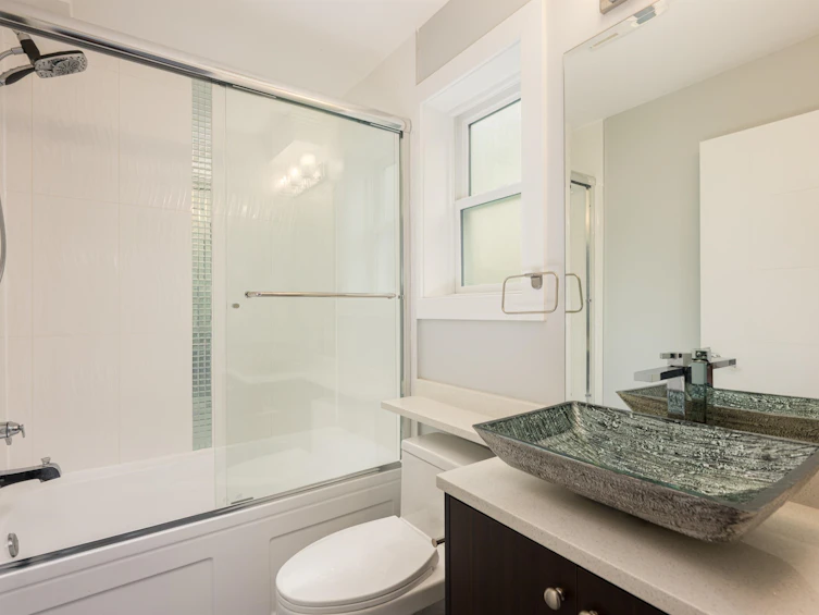 2768 E 25th Avenue, Vancouver, BC, V5R 1H7 - 27