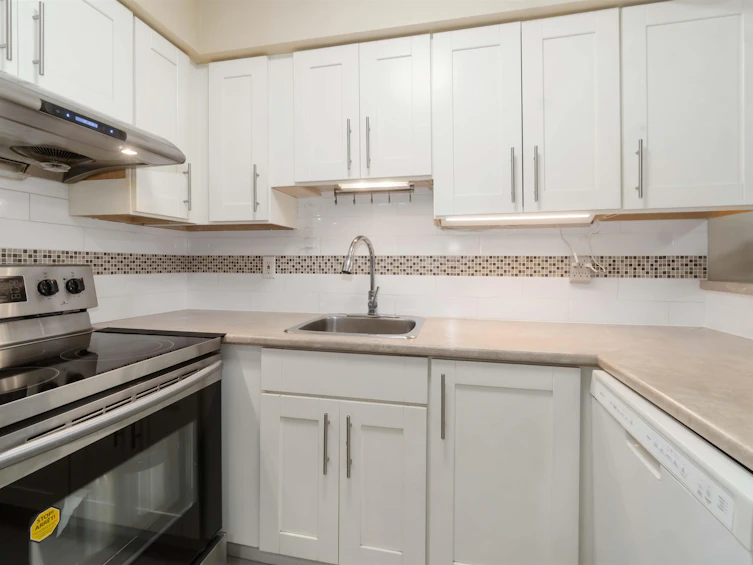 226-8460 Ackroyd Road, Richmond, BC, V6X 3E9 - 8