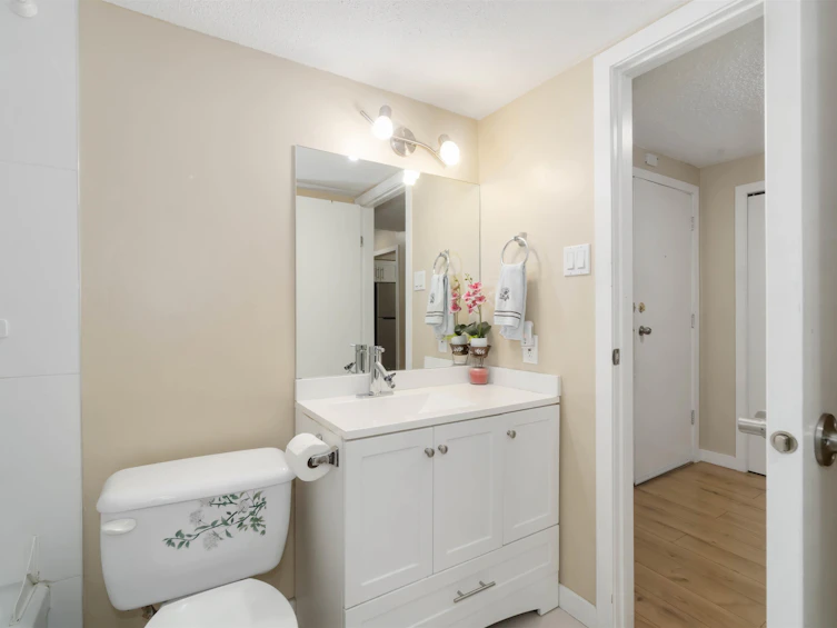 226-8460 Ackroyd Road, Richmond, BC, V6X 3E9 - 12