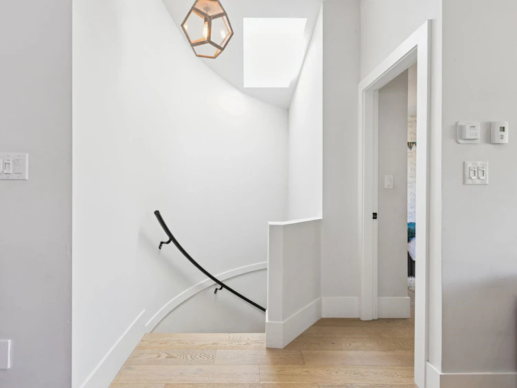 364 E 17th Avenue, Vancouver, BC, V5V 1A8 - 3