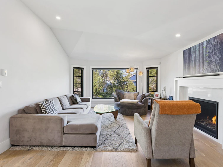 364 E 17th Avenue, Vancouver, BC, V5V 1A8 - 5