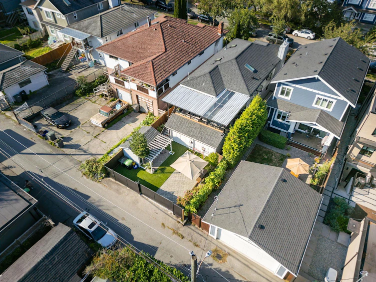 364 E 17th Avenue, Vancouver, BC, V5V 1A8 - 39