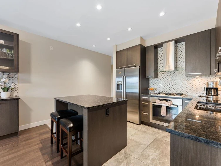 301-4570 Hastings Street, Burnaby, BC, V5C 0E8 - 9